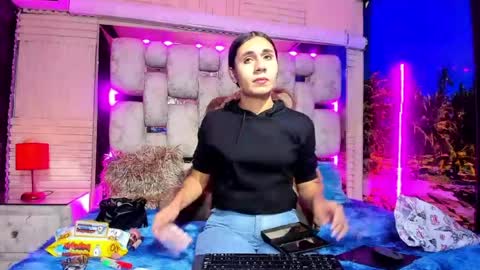 mahiara hot online show from June 24, 2026, 2:16 pm