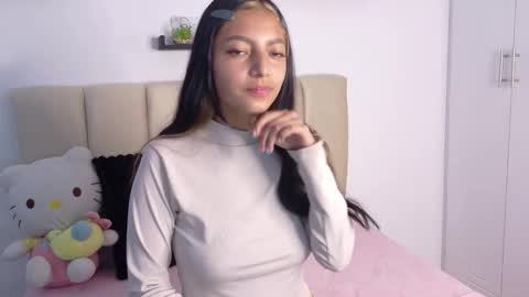 maia_soler online show from November 1, 2025, 1:46 pm