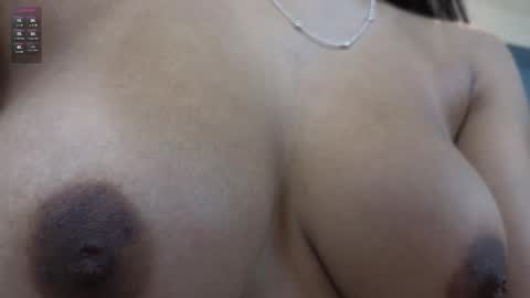 Snapshot of maiaa_ruiz chatting on December 10, 2024, 1:33 pm Maiaa Ruiz online show from December 10, 2024, 1:33 pm