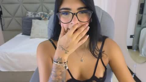 Maiaa Ruiz  online show from April 21, 2026, 1:28 pm