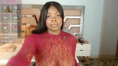 Snapshot of maiacharris_ chatting on October 24, 2025, 7:10 pm Maia Charris online show from October 24, 2025, 7:10 pm