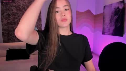  Maia  online show from November 12, 2025, 5:57 pm