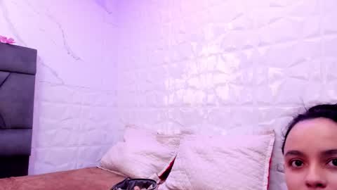 Maia  online show from October 22, 2025, 11:32 am