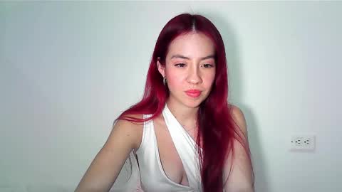 Snapshot of maiarosse_ chatting on February 10, 2025, 4:41 am MaiaRosse online show from February 10, 2025, 4:41 am