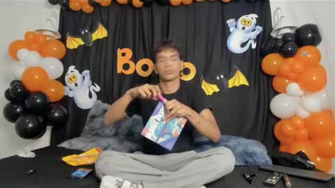 maicol_cum23 online show from October 9, 2025, 1:53 pm