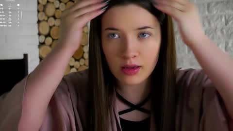 Lucy online show from December 2, 2025, 2:06 am