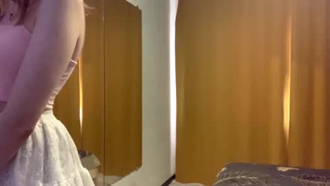 Elina online show from September 27, 2025, 9:03 am