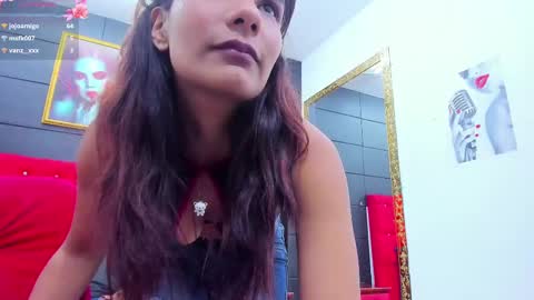 Snapshot of maidy19 chatting on March 9, 2025, 11:35 pm maidy19 online show from March 9, 2025, 11:35 pm