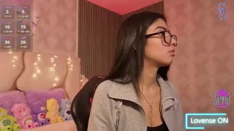 maiily_tay online show from January 19, 2026, 11:47 am