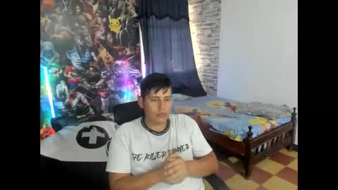 Snapshot of maiker_lozano_ chatting on October 22, 2025, 6:51 pm maiker lozano online show from October 22, 2025, 6:51 pm