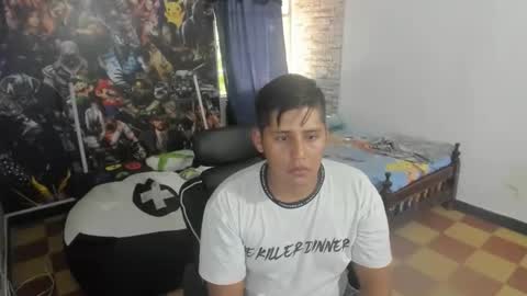 Snapshot of maiker_lozano_ chatting on October 25, 2025, 8:25 pm maiker lozano online show from October 25, 2025, 8:25 pm
