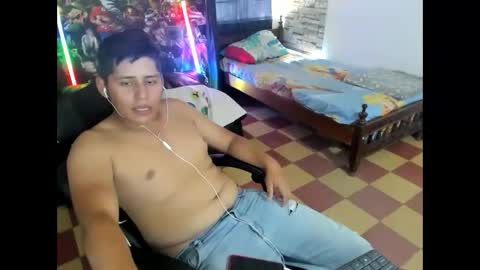 Snapshot of maiker_lozano_ chatting on October 28, 2025, 6:54 pm maiker lozano online show from October 28, 2025, 6:54 pm