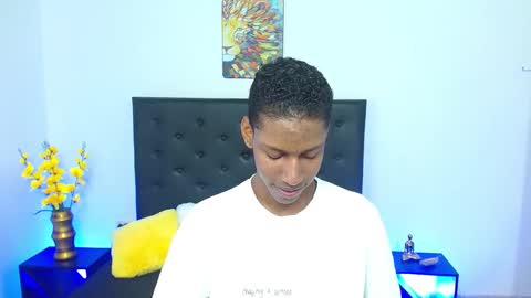 Snapshot of maiki18 chatting on October 4, 2025, 2:37 pm I am Maik online show from October 4, 2025, 2:37 pm