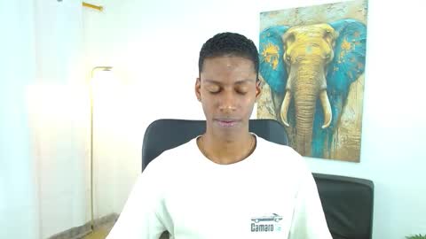 Snapshot of maiki18 chatting on November 7, 2025, 9:04 pm I am Maik online show from November 7, 2025, 9:04 pm