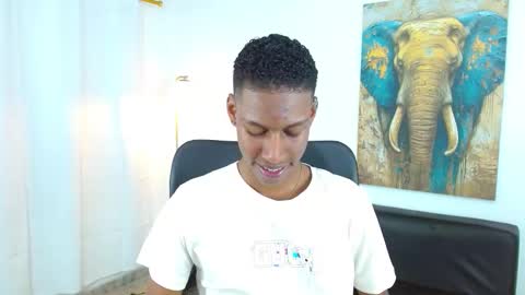 Snapshot of maiki18 chatting on November 11, 2025, 9:04 pm I am Maik online show from November 11, 2025, 9:04 pm