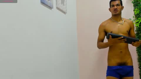 maikol_twinkx online show from December 5, 2025, 3:48 am