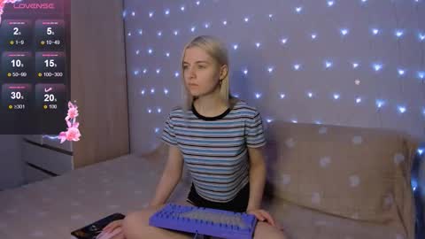 Your kitty online show from November 15, 2025, 4:03 pm