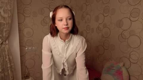 Snapshot of maisiemiller chatting on October 14, 2025, 2:51 pm Maisie online show from October 14, 2025, 2:51 pm