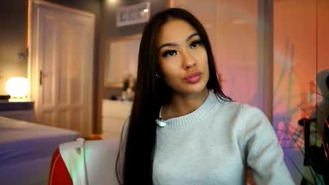 Snapshot of maistream chatting on November 7, 2025, 7:03 pm Mai online show from November 7, 2025, 7:03 pm