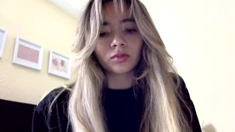 majo_gomezz online show from April 4, 2026, 2:43 am