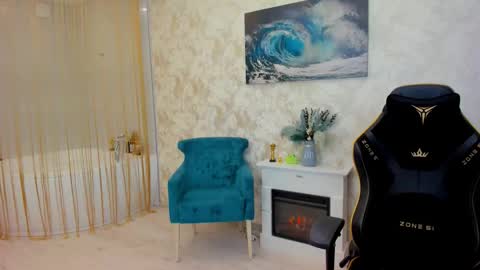 Chloe online show from October 10, 2025, 3:38 am