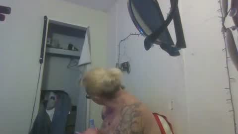 make_me_cum_69x online show from November 28, 2025, 11:46 am