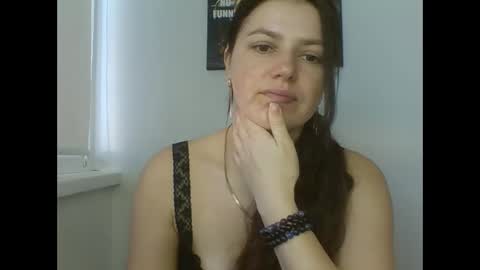 make_mesmile online show from March 11, 2026, 7:58 am