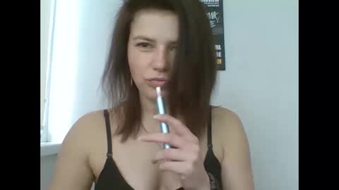 make_mesmile online show from April 11, 2026, 7:45 am