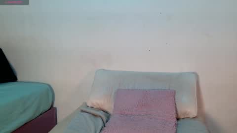 Snapshot of makii__ chatting on February 15, 2026, 9:22 pm Maki online show from February 15, 2026, 9:22 pm