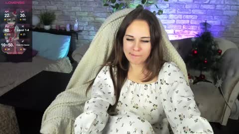 Snapshot of makima_lee chatting on December 15, 2024, 5:42 pm Makima online show from December 15, 2024, 5:42 pm