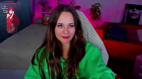 Snapshot of makima_lee chatting on February 24, 2025, 4:47 pm Makima online show from February 24, 2025, 4:47 pm