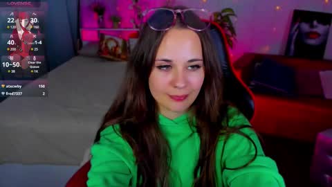 Snapshot of makima_lee chatting on February 24, 2025, 7:52 pm Makima online show from February 24, 2025, 7:52 pm