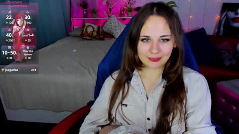 Snapshot of makima_lee chatting on February 26, 2025, 6:32 pm Makima online show from February 26, 2025, 6:32 pm