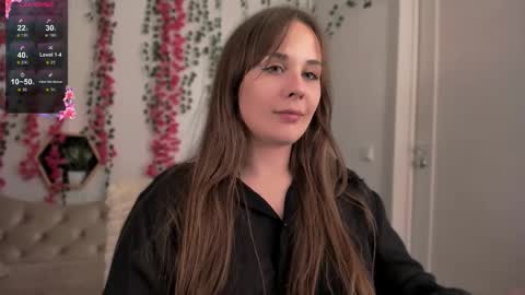 Snapshot of makima_lee chatting on September 12, 2025, 8:31 pm Makima online show from September 12, 2025, 8:31 pm