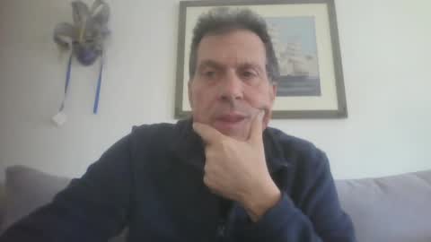 Snapshot of makis8989 chatting on January 5, 2025, 8:00 am makis8989 online show from January 5, 2025, 8:00 am