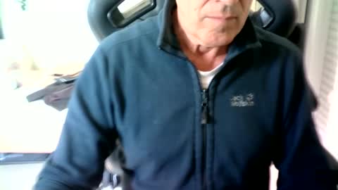 Snapshot of makis8989 chatting on January 27, 2025, 10:49 am makis8989 online show from January 27, 2025, 10:49 am