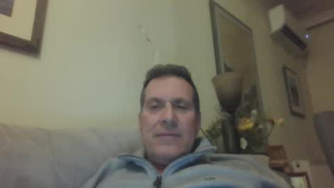 Snapshot of makis8989 chatting on February 8, 2025, 10:51 pm makis8989 online show from February 8, 2025, 10:51 pm