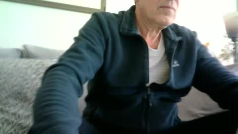 Snapshot of makis8989 chatting on February 23, 2025, 9:55 am makis8989 online show from February 23, 2025, 9:55 am