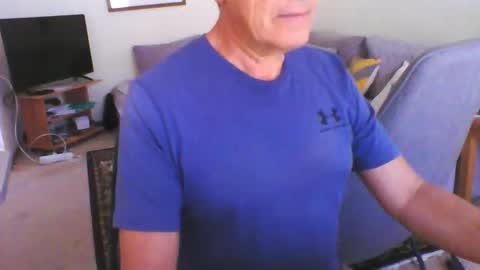 Snapshot of makis8989 chatting on October 8, 2025, 12:14 pm makis8989 online show from October 8, 2025, 12:14 pm