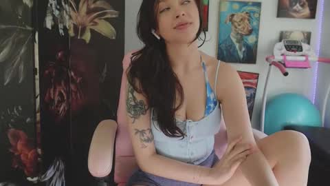 Snapshot of makiyahbelle2 chatting on December 3, 2025, 6:54 am MakiyahBelle online show from December 3, 2025, 6:54 am