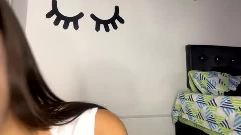 Snapshot of malaikah_colette chatting on February 5, 2025, 3:13 am Malaikah online show from February 5, 2025, 3:13 am