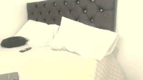 Snapshot of malcompierce chatting on February 26, 2025, 2:15 am Malcom online show from February 26, 2025, 2:15 am