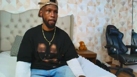 Snapshot of malcompierce chatting on September 30, 2025, 2:27 am Malcom online show from September 30, 2025, 2:27 am