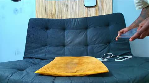 Snapshot of malcompierce chatting on October 14, 2025, 11:49 pm Malcom online show from October 14, 2025, 11:49 pm