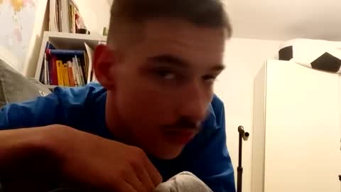 male20y online show from April 27, 2026, 8:18 pm