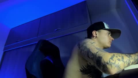 ADAM         online show from December 19, 2025, 10:39 pm