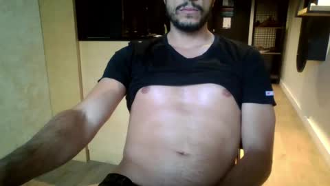 Boybi online show from May 4, 2026, 4:47 pm