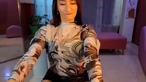 Snapshot of malen_fitnessmilf chatting on October 17, 2025, 11:24 am malen_fitnessmilf online show from October 17, 2025, 11:24 am
