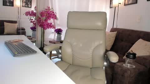 Snapshot of malena99_ chatting on May 16, 2026, 7:56 pm malena99_ online show from May 16, 2026, 7:56 pm