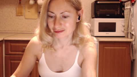 Snapshot of malenamila chatting on February 3, 2026, 9:09 pm Malena online show from February 3, 2026, 9:09 pm